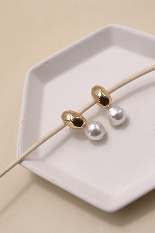Abstract Pearl Drop Earring